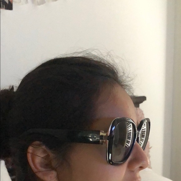 Sun Glasses - Picture 4 of 6